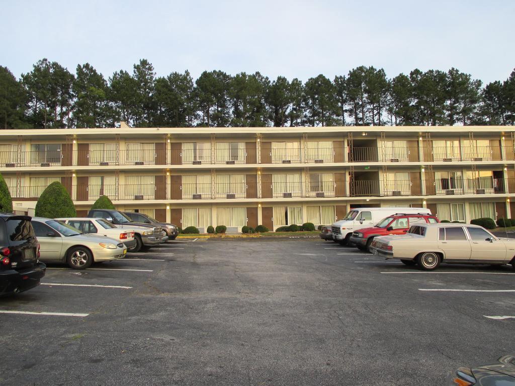Budgetel Inn And Suites Lodge West Zewnętrze zdjęcie