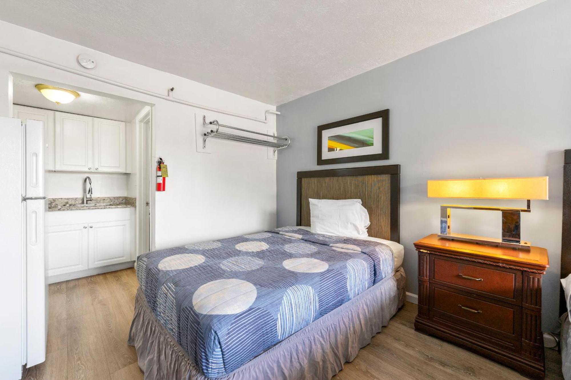 Budgetel Inn And Suites Lodge West Zewnętrze zdjęcie