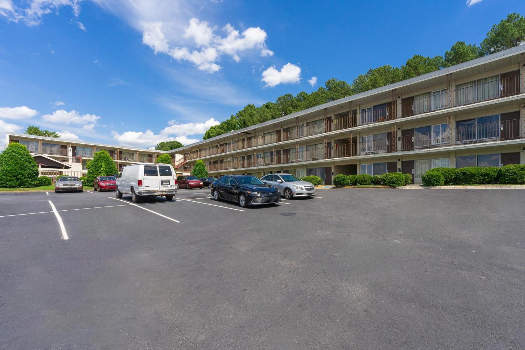Budgetel Inn And Suites Lodge West Zewnętrze zdjęcie