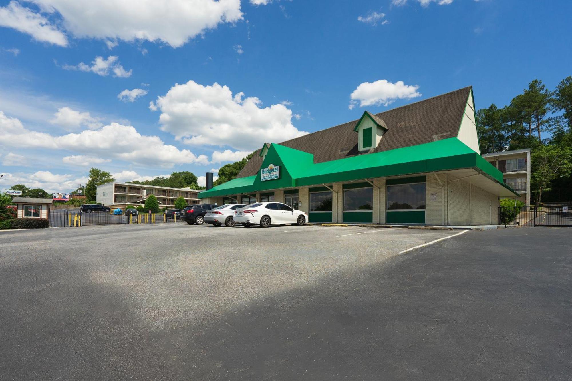Budgetel Inn And Suites Lodge West Zewnętrze zdjęcie